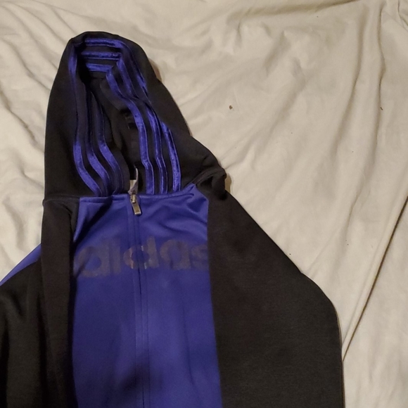 Sweatet - Picture 2 of 2